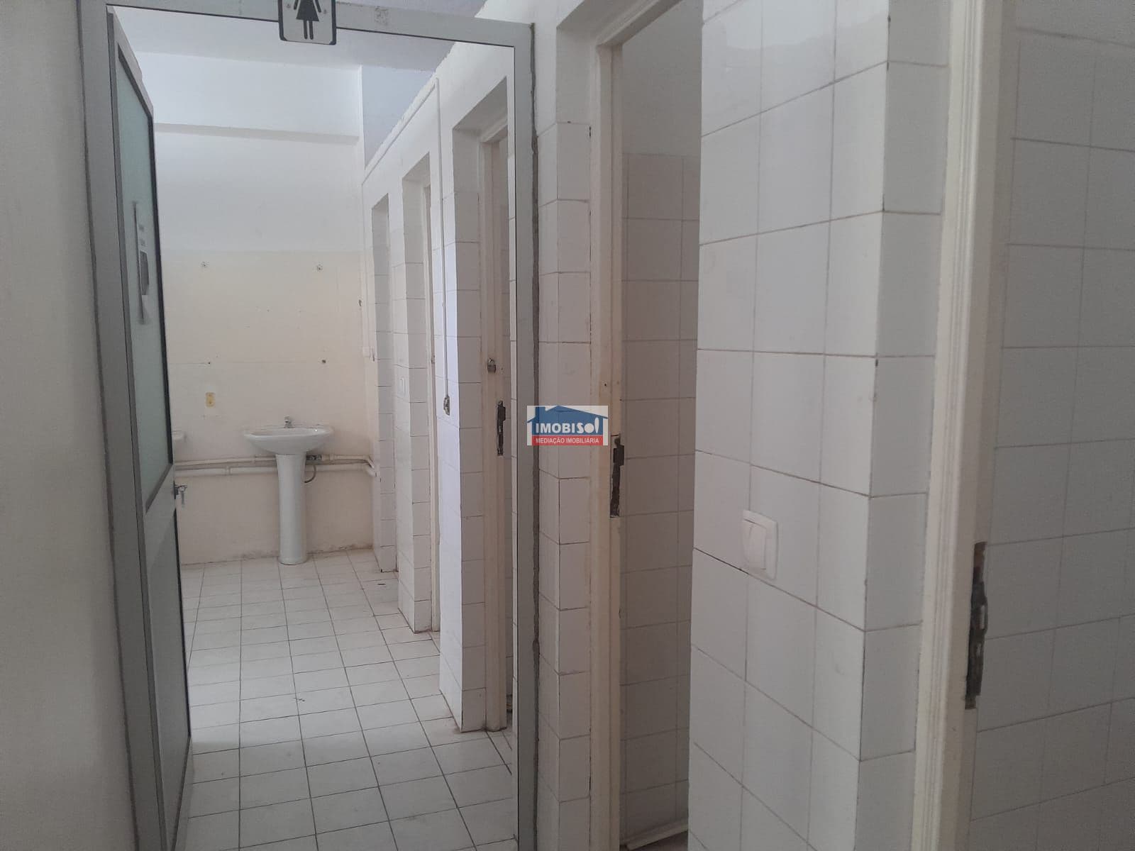 Espace commercial à louer à Praia, Santiago — foto 4