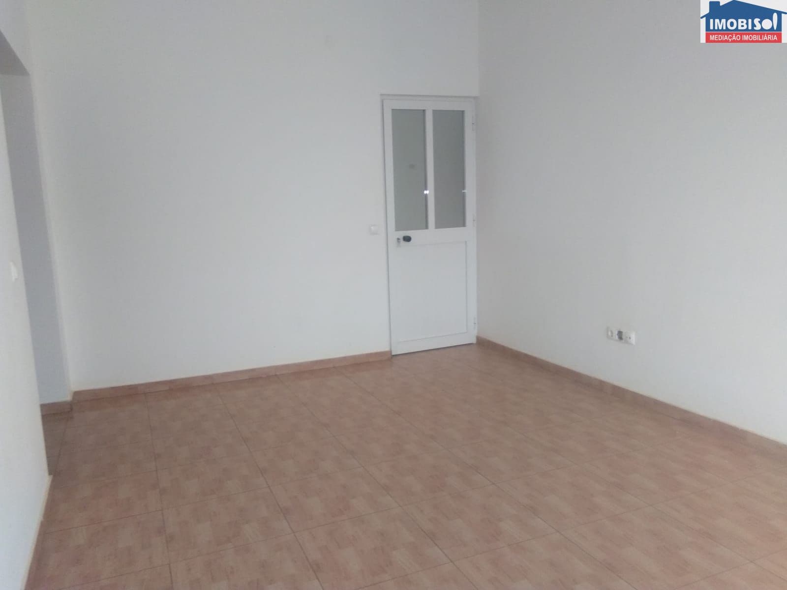 Apartamento T2 para arrendamento na Praia, Santiago — foto 2