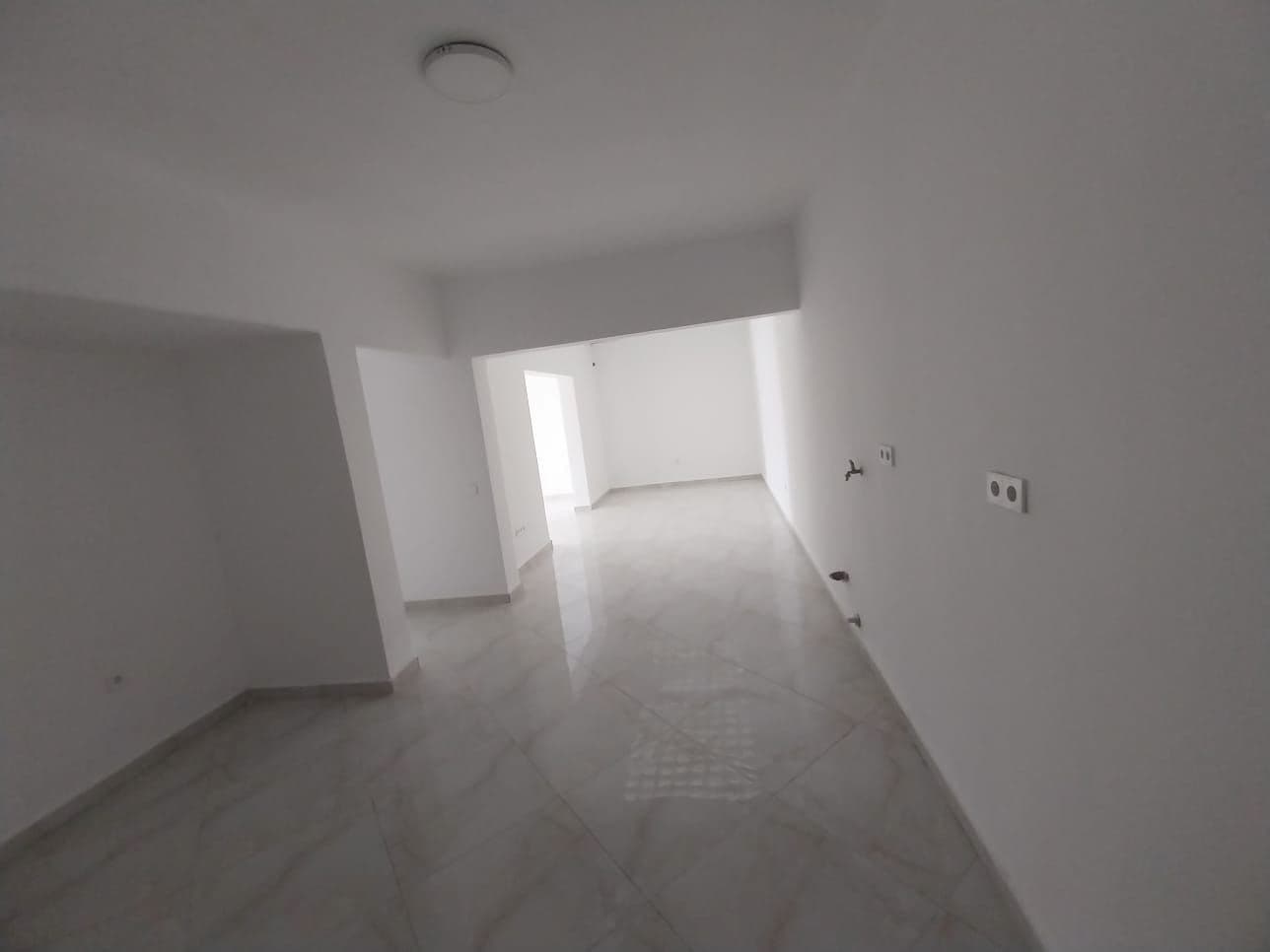 Espace commercial à louer à Praia, Santiago — foto 2