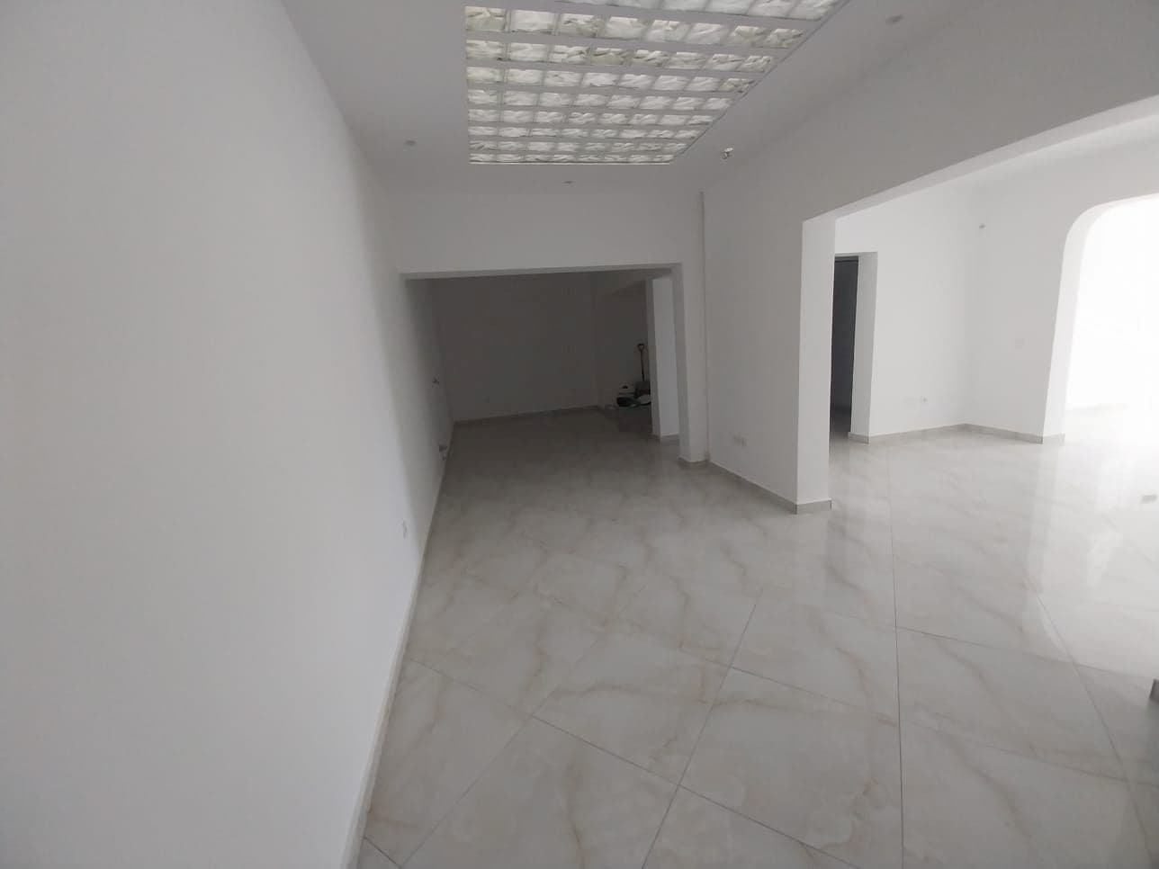 Espace commercial à louer à Praia, Santiago — foto 3