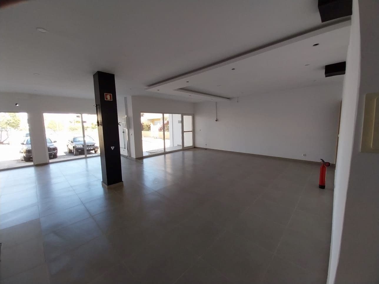 Commercial space for rent in Praia, Santiago — foto 4
