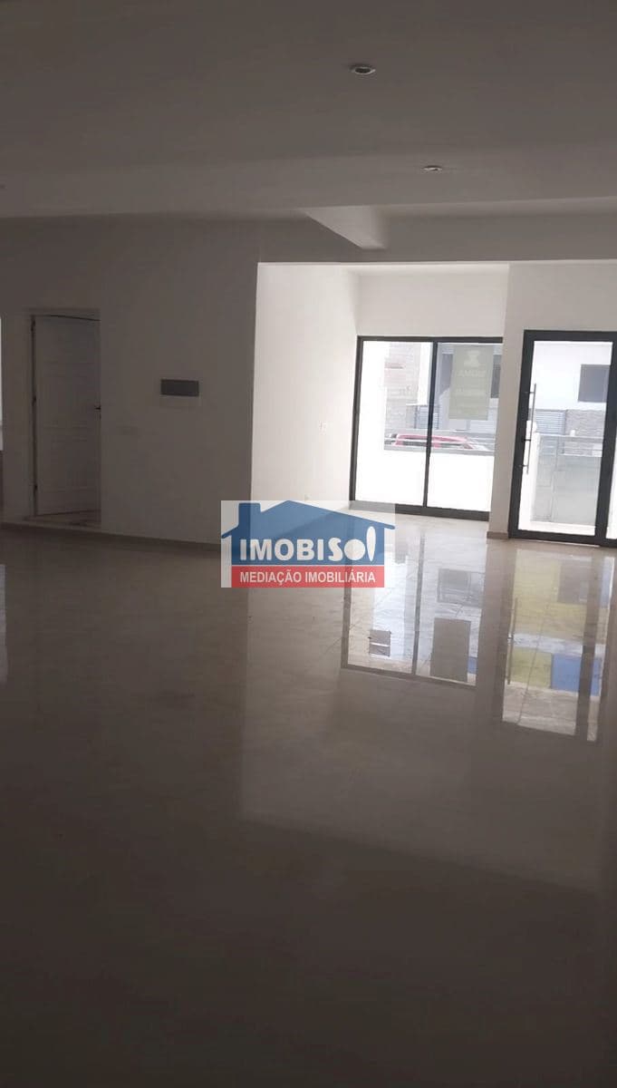 Commercial space for rent in Praia, Santiago