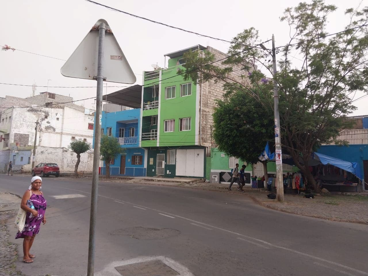 Commercial space for rent in Praia, Santiago — foto principal