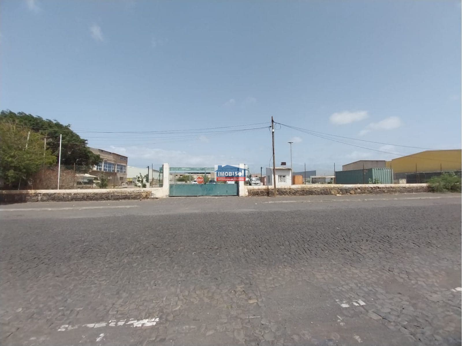 Warehouse for rent in Praia, Santiago