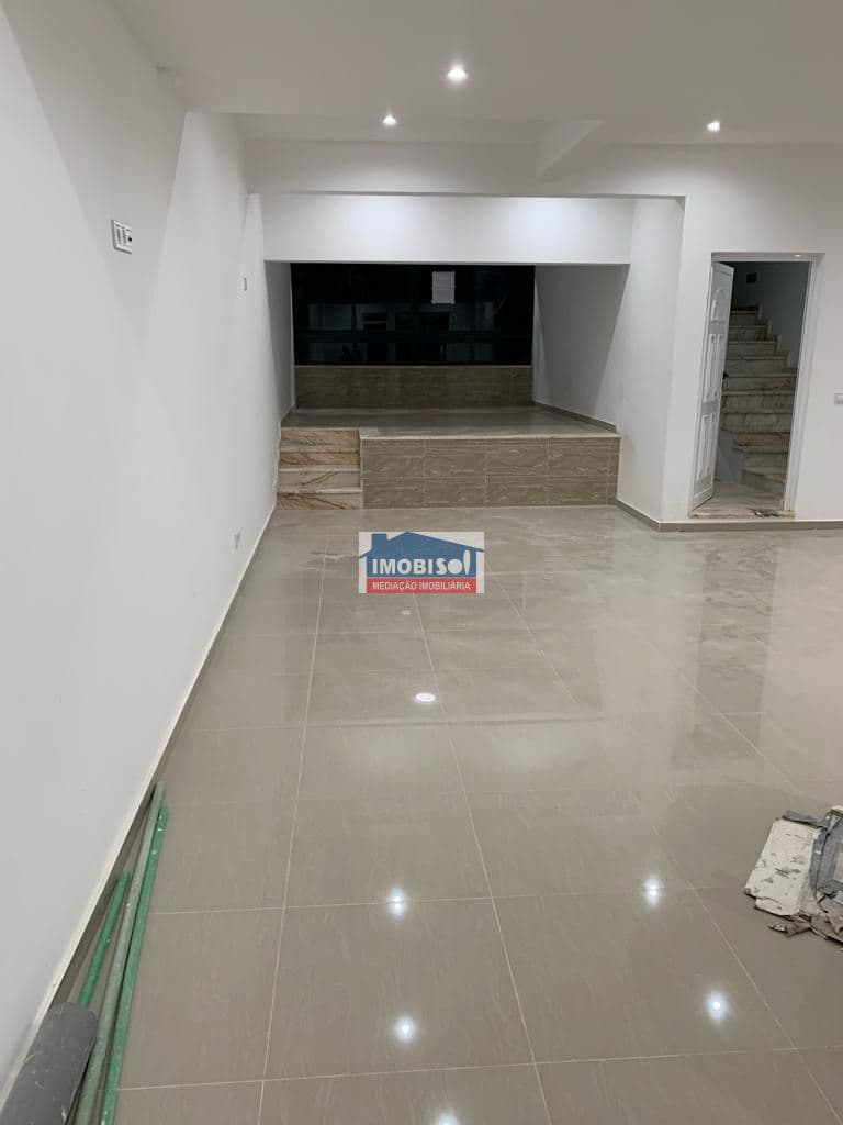 Espaço comercial para arrendamento na Praia, Santiago — foto principal