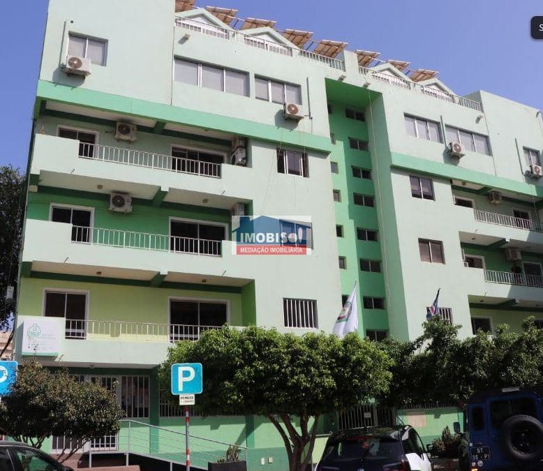 Commercial space for sale in Praia, Santiago — foto principal