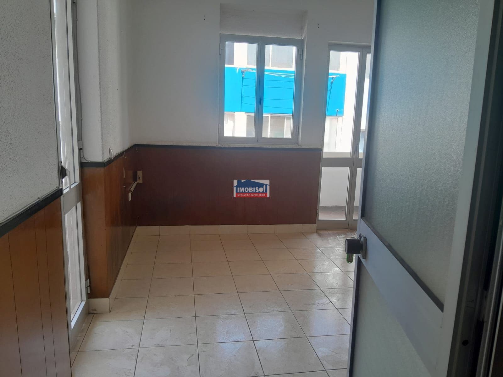 Espaço comercial para arrendamento na Praia, Santiago