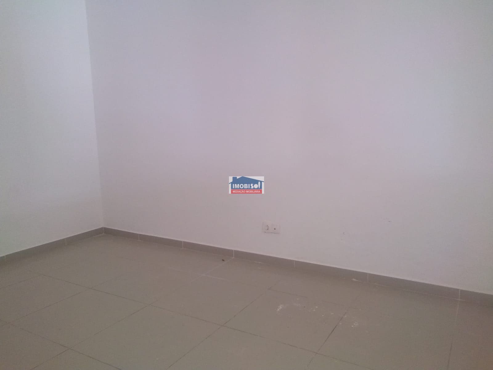 Commercial space for rent in Praia, Santiago — foto 2