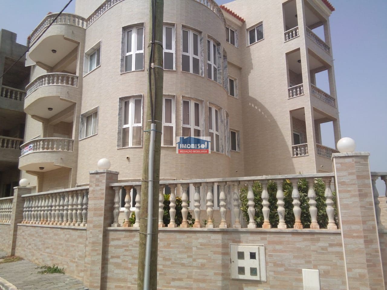 Building for sale in São Miguel, Santiago